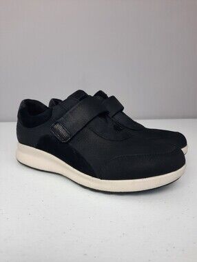 Clarks WIDE Un Adorn Lo Black Nubuck Suede Leather Sneakers Women's size 7.5